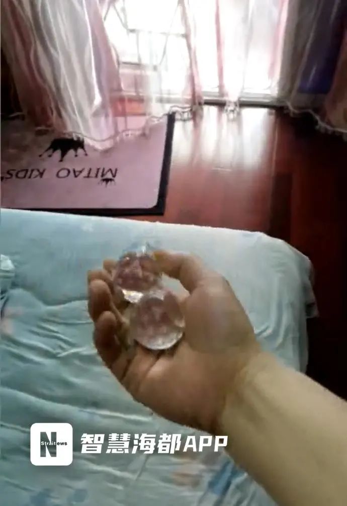 DƬ